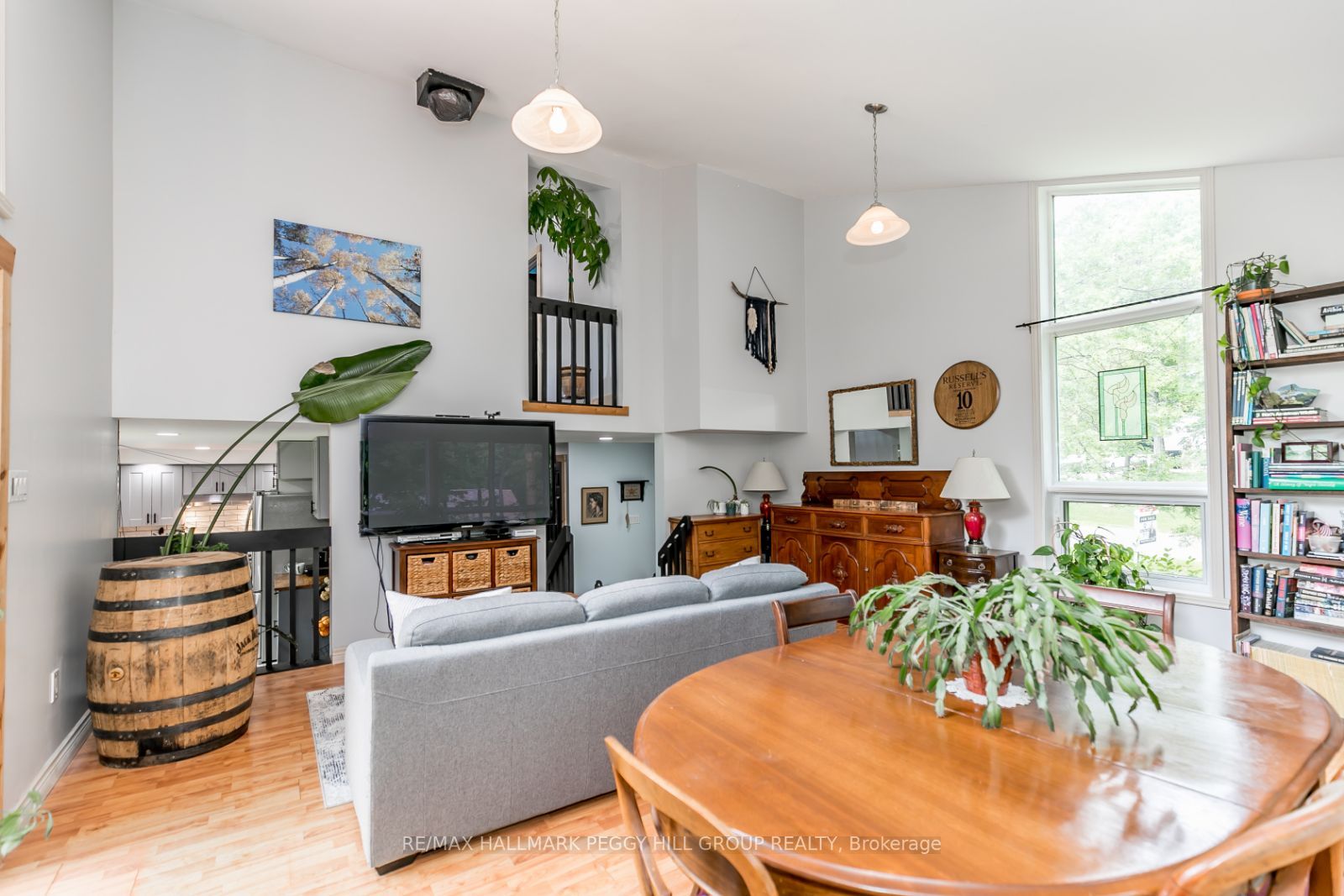 47 Shoreline Dr