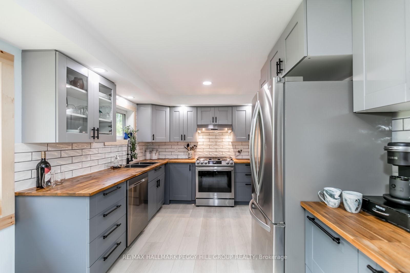 47 Shoreline Dr