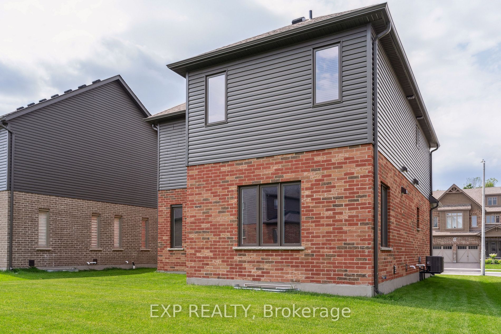 113 Plewes Dr