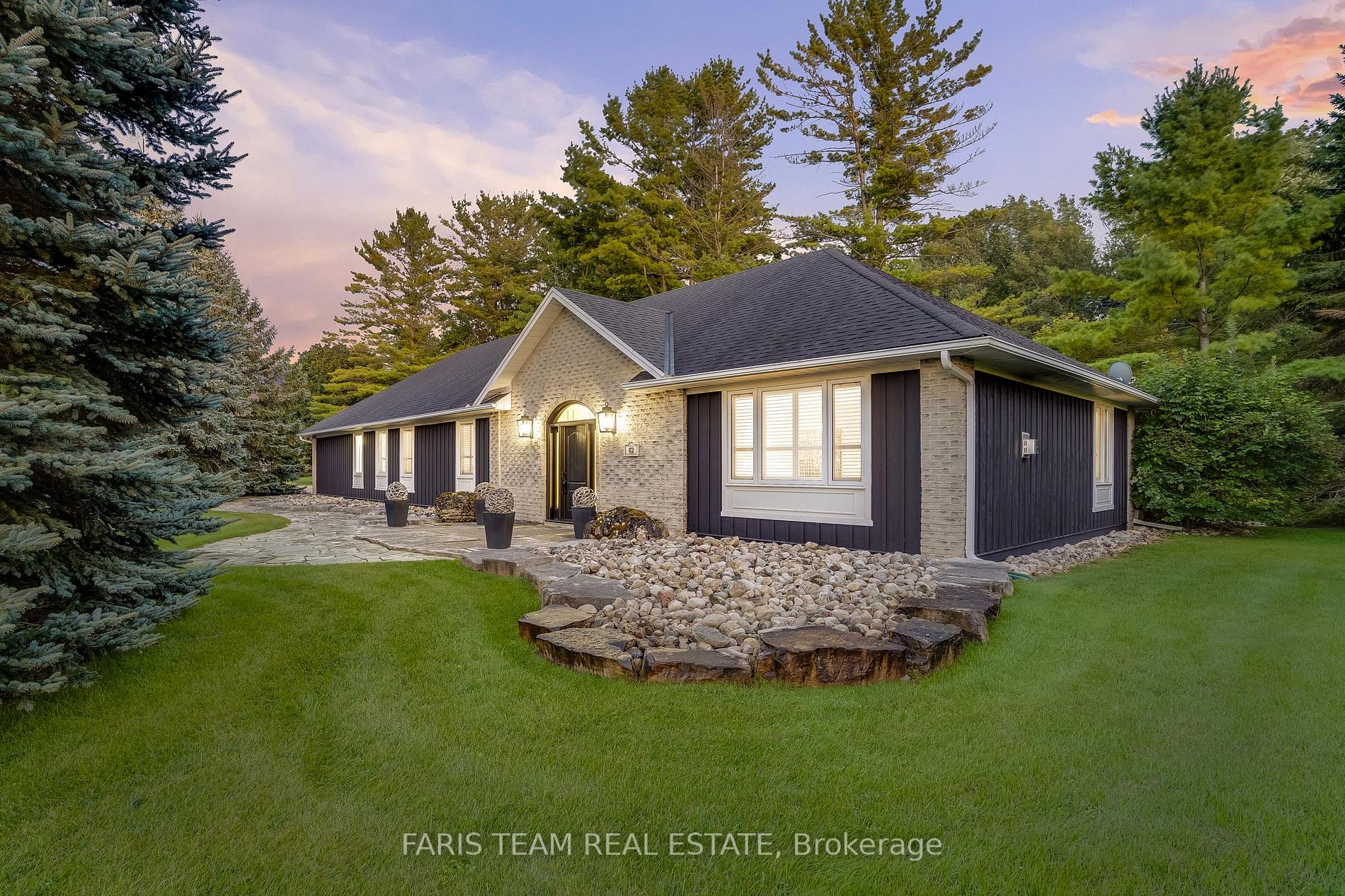 62 Wasaga Sands Dr