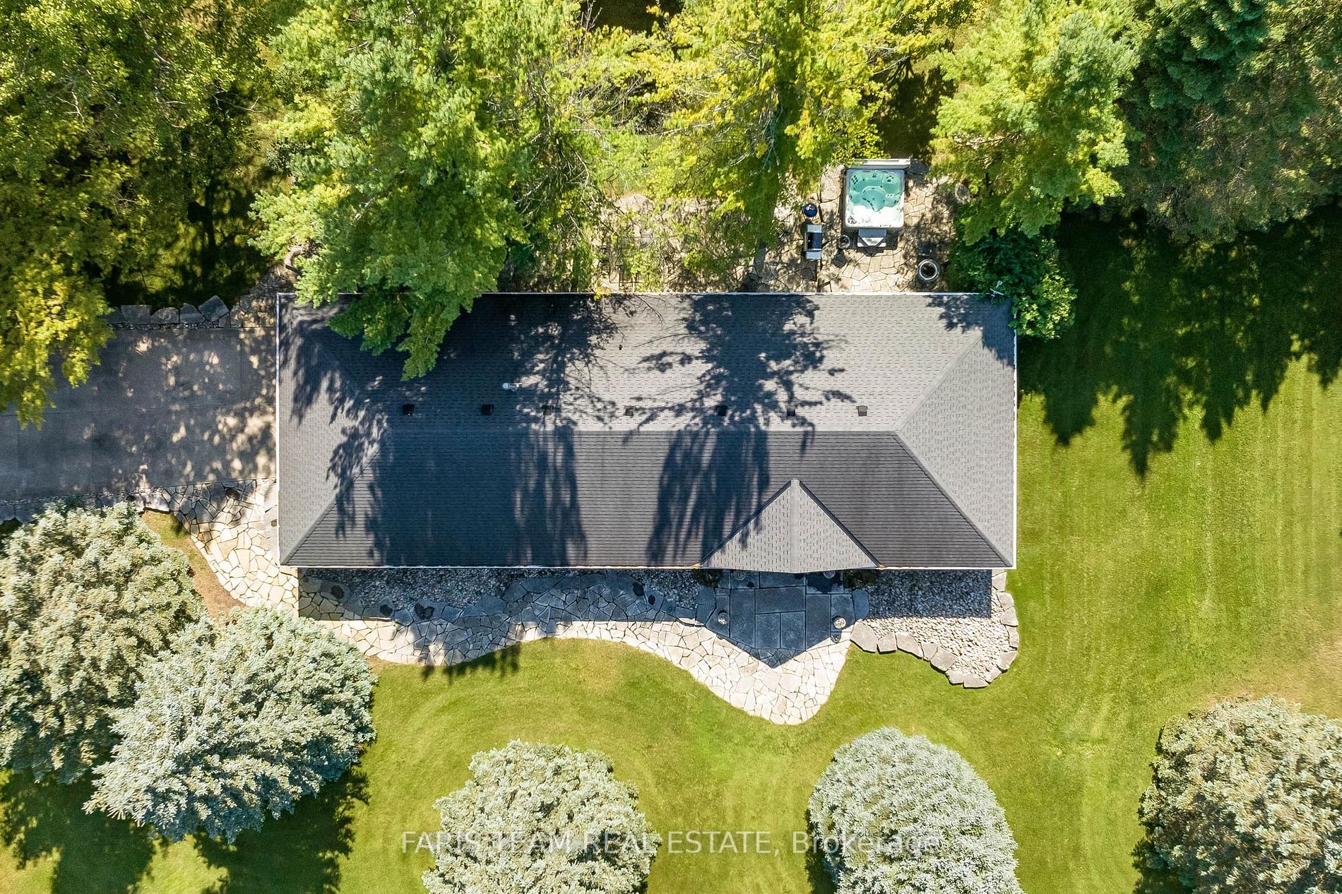 62 Wasaga Sands Dr