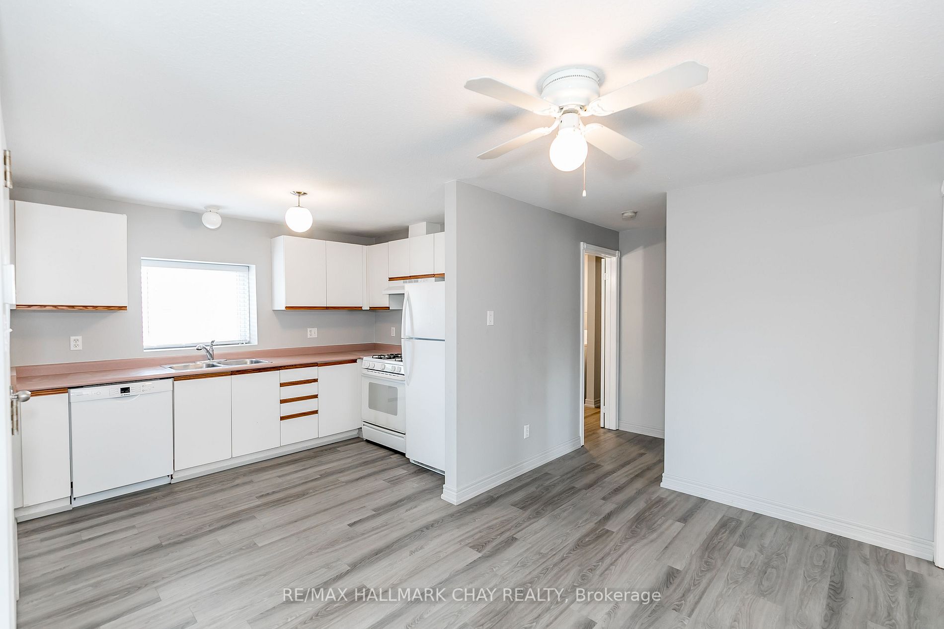 121 Big Bay Point Rd, #Upper
