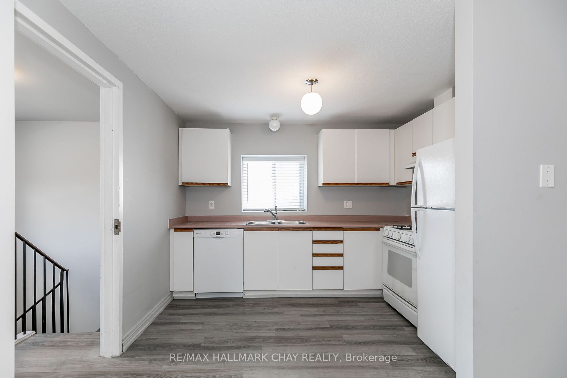 121 Big Bay Point Rd, #Upper