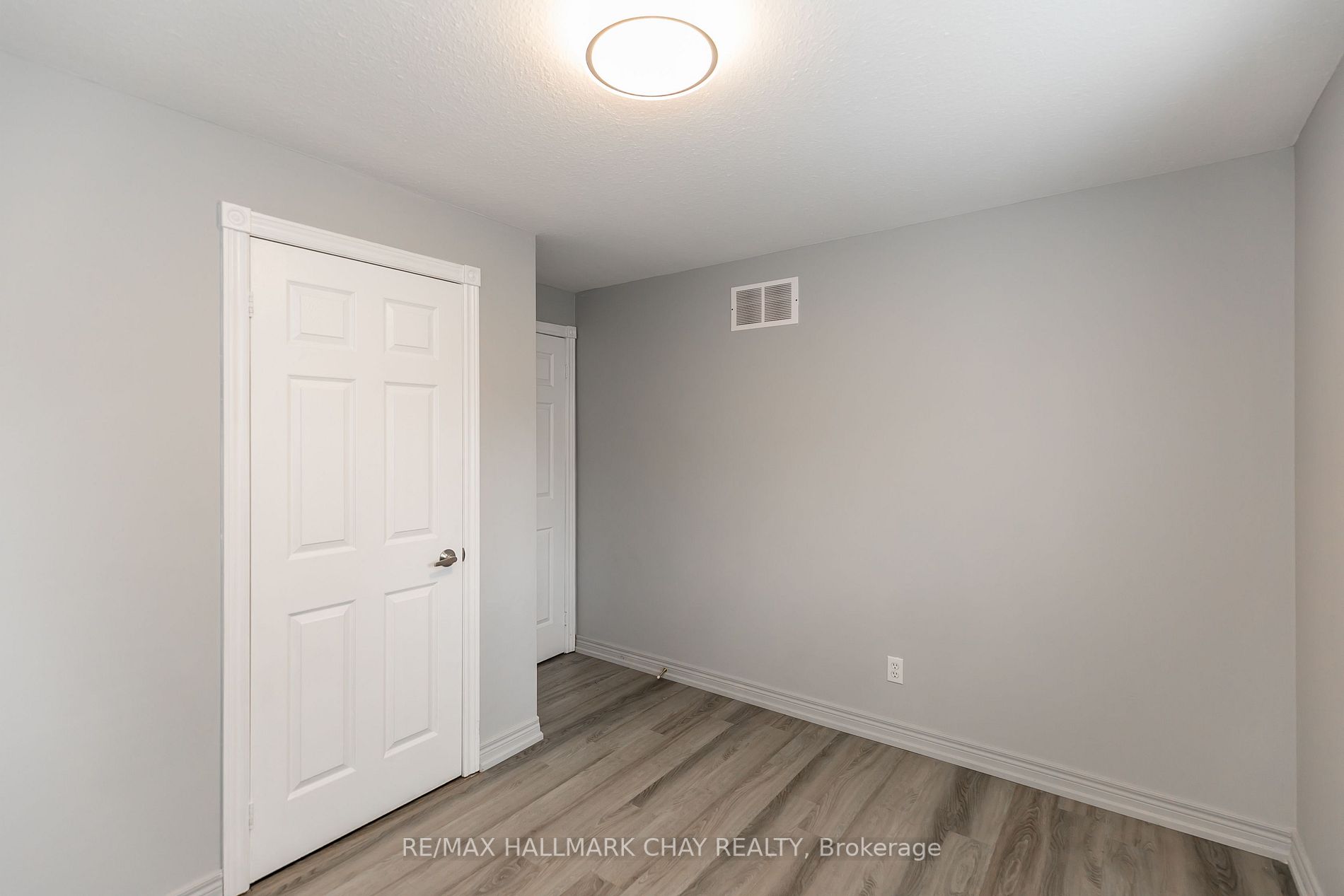121 Big Bay Point Rd, #Upper