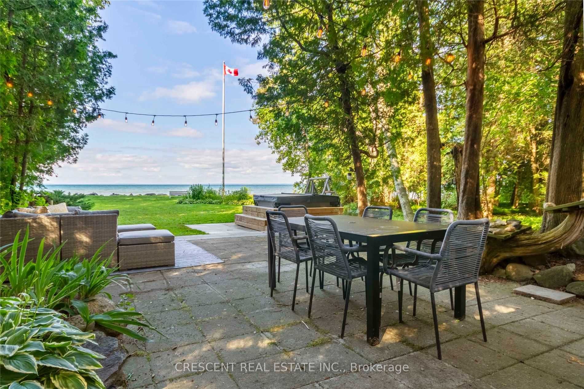 37 Georgian Manor Dr