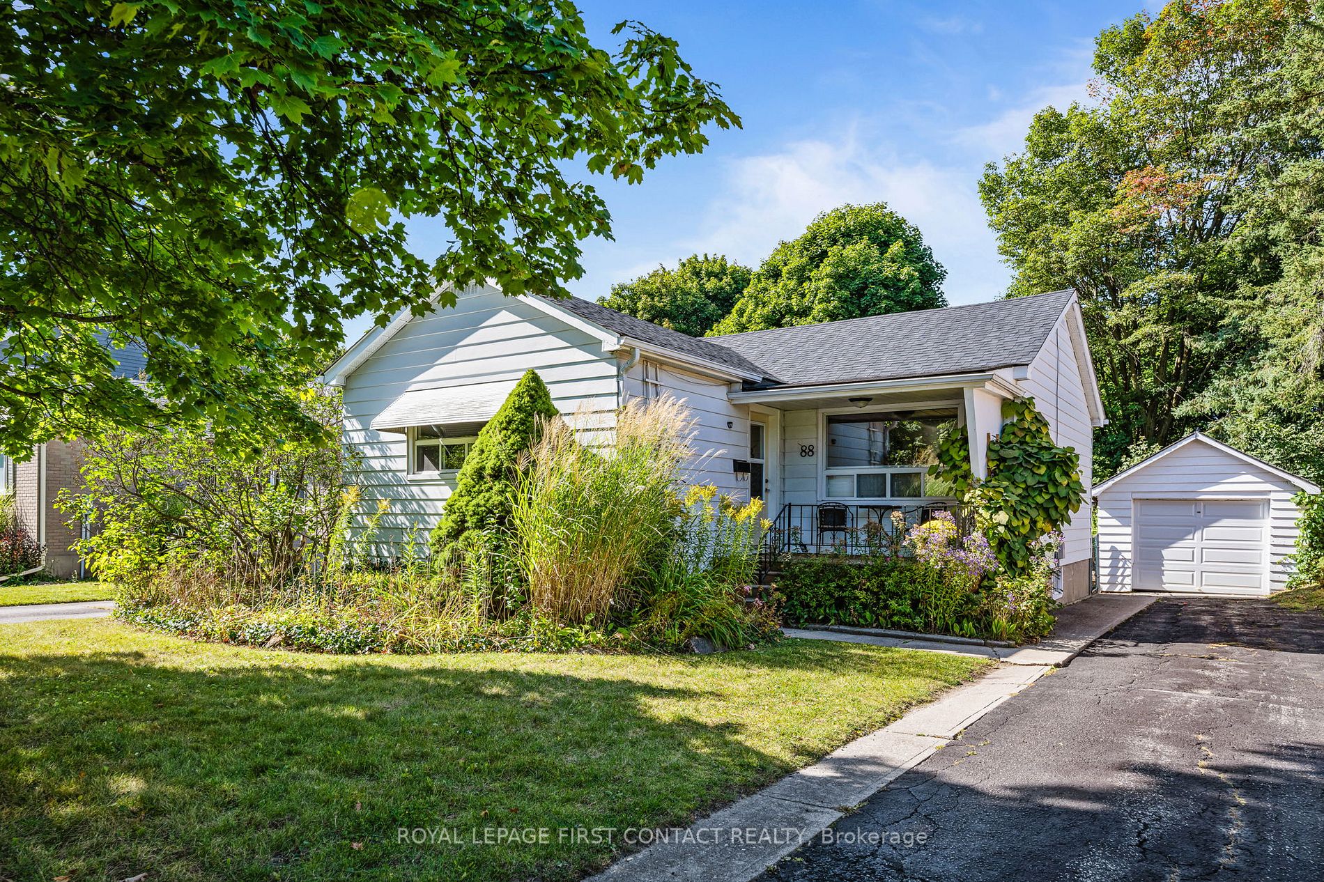 88 Eugenia St