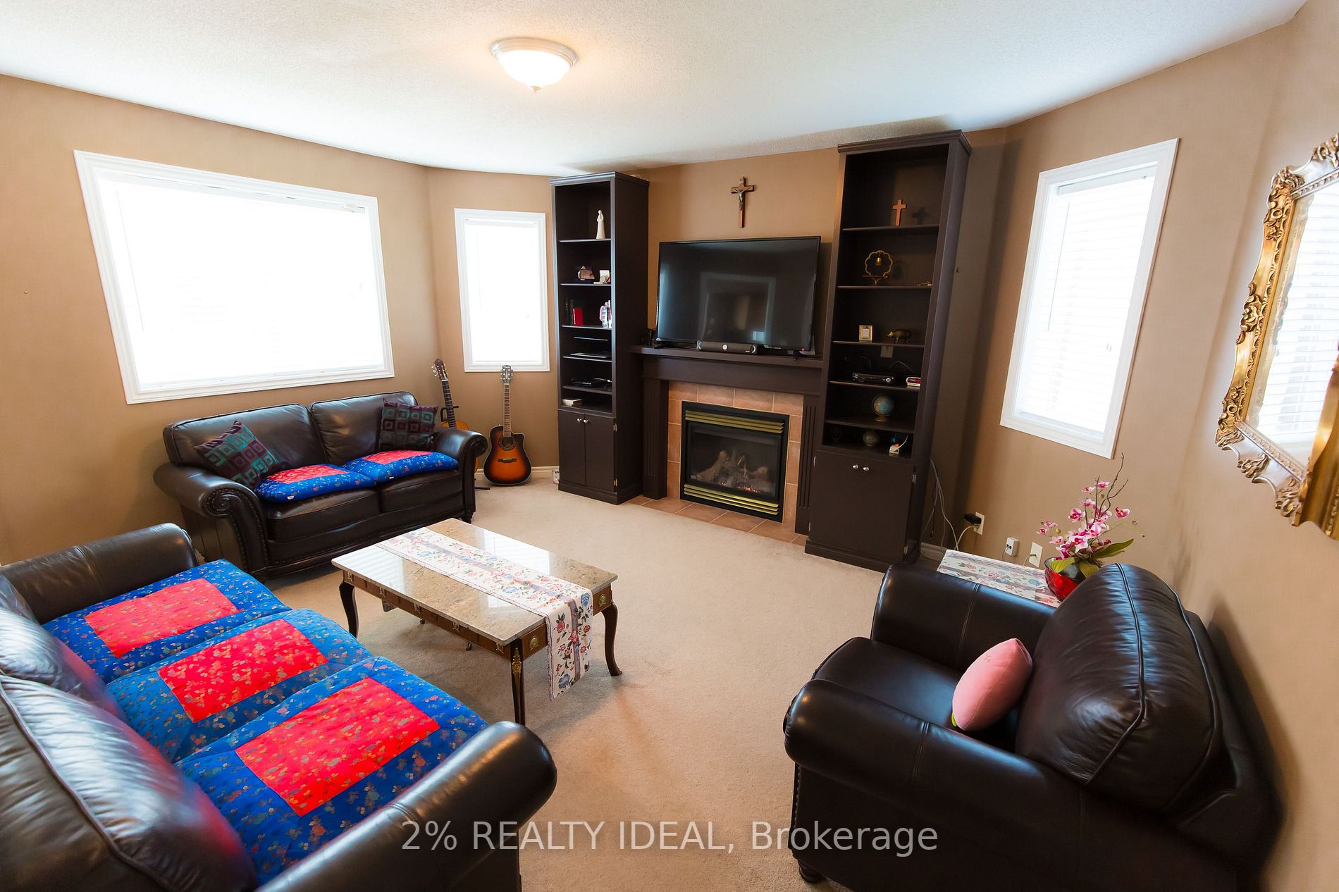 82 Sproule Dr