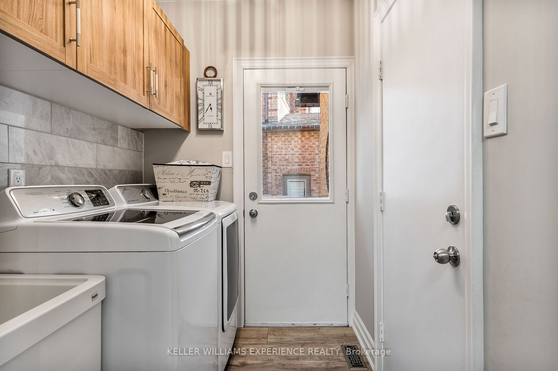 15 Cityview Circ
