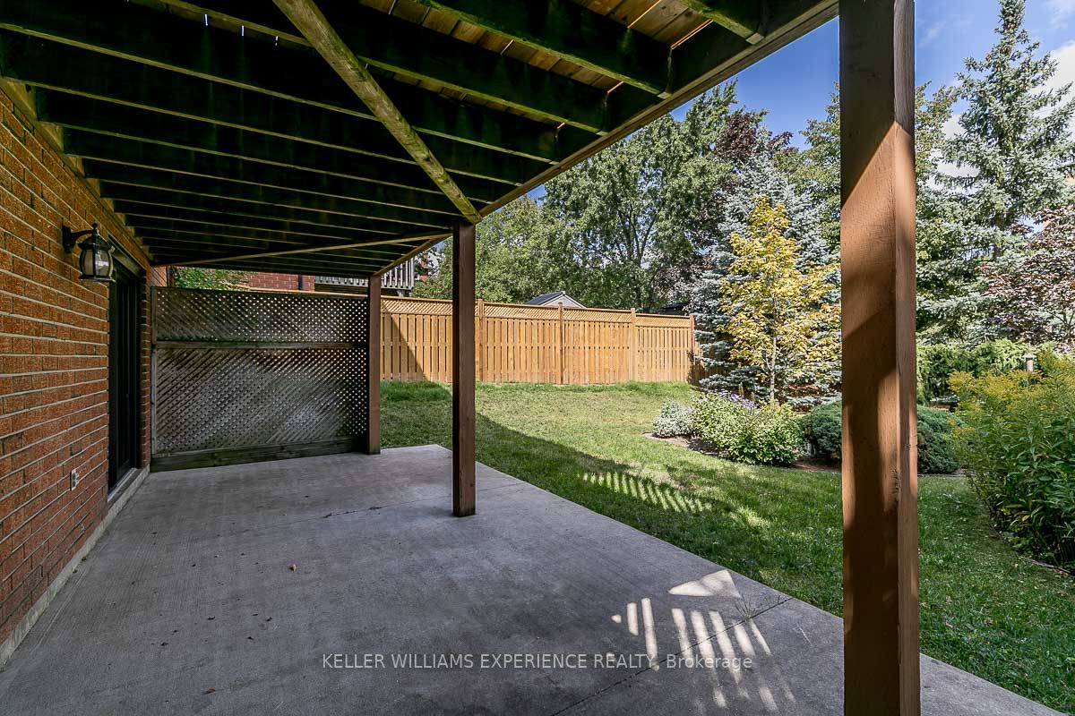 9 Layton Cres