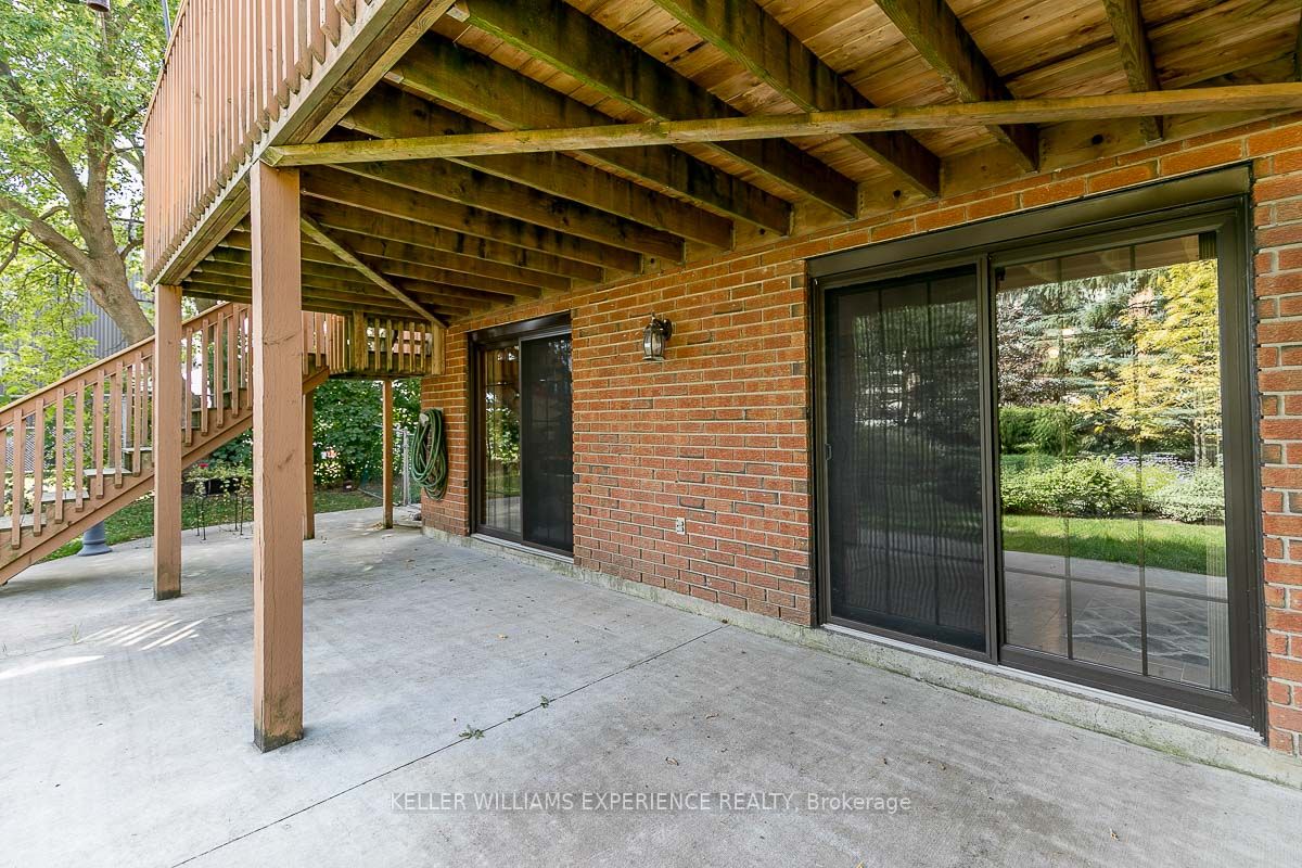 9 Layton Cres