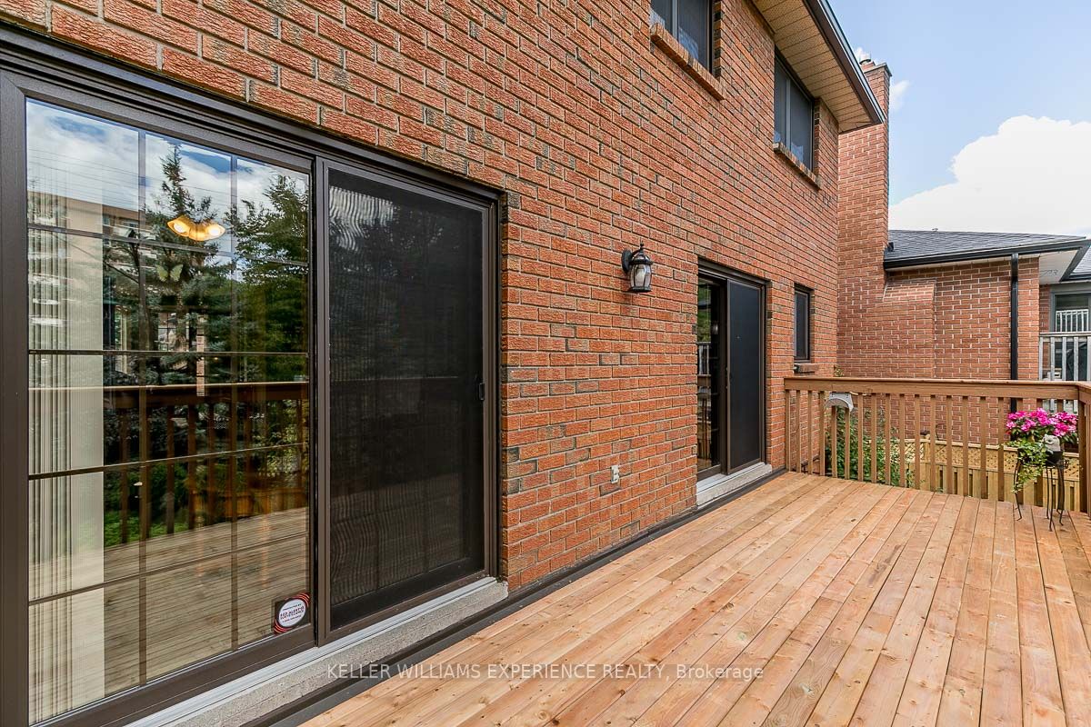 9 Layton Cres