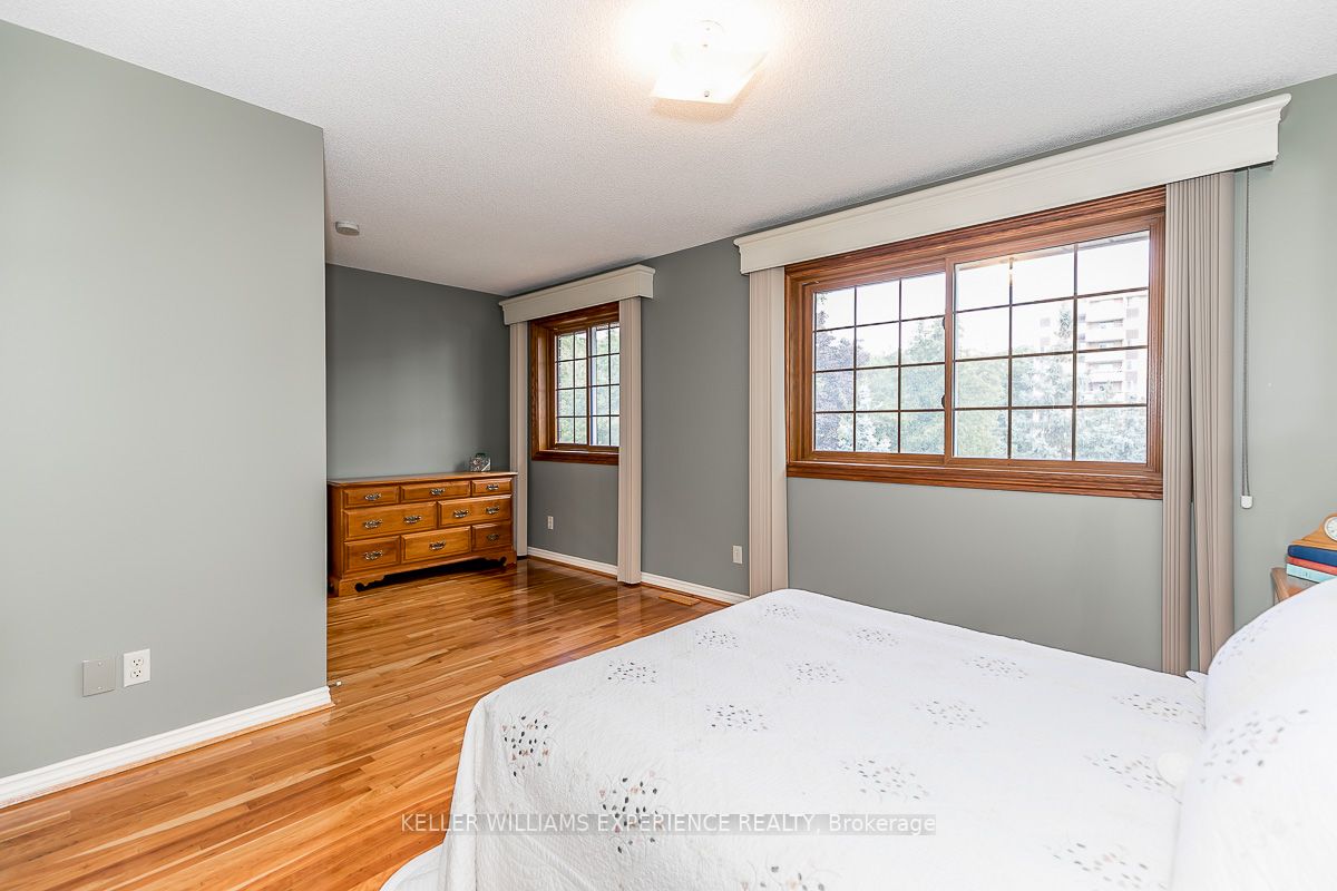 9 Layton Cres