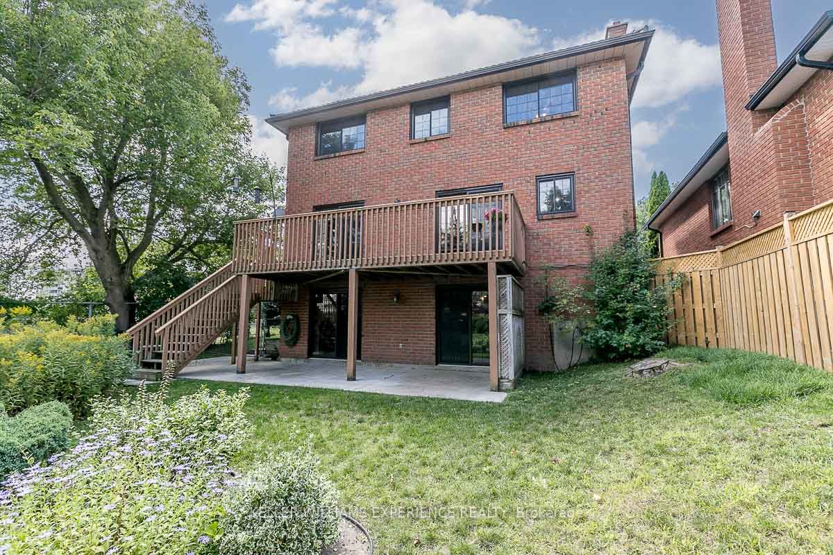 9 Layton Cres