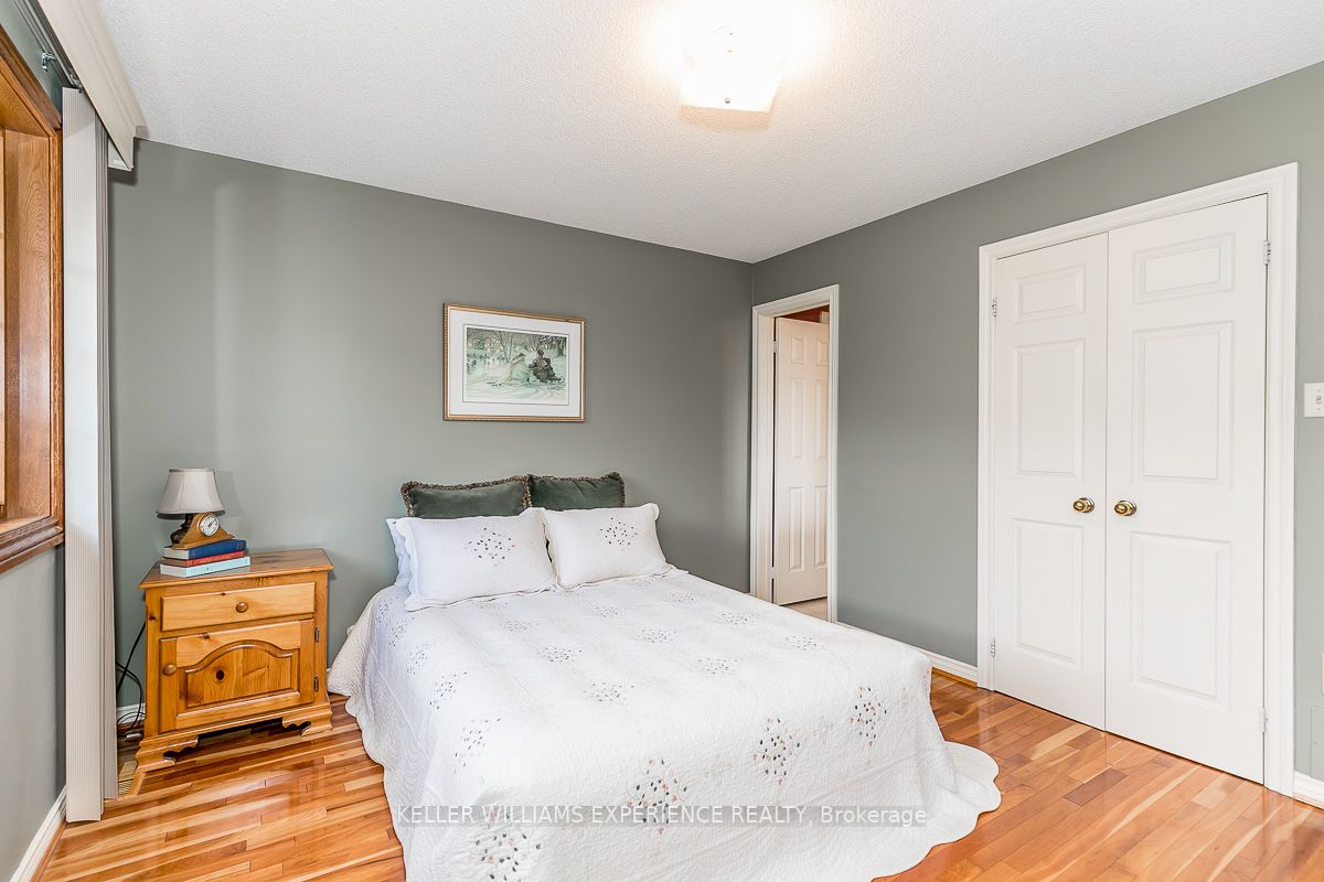9 Layton Cres