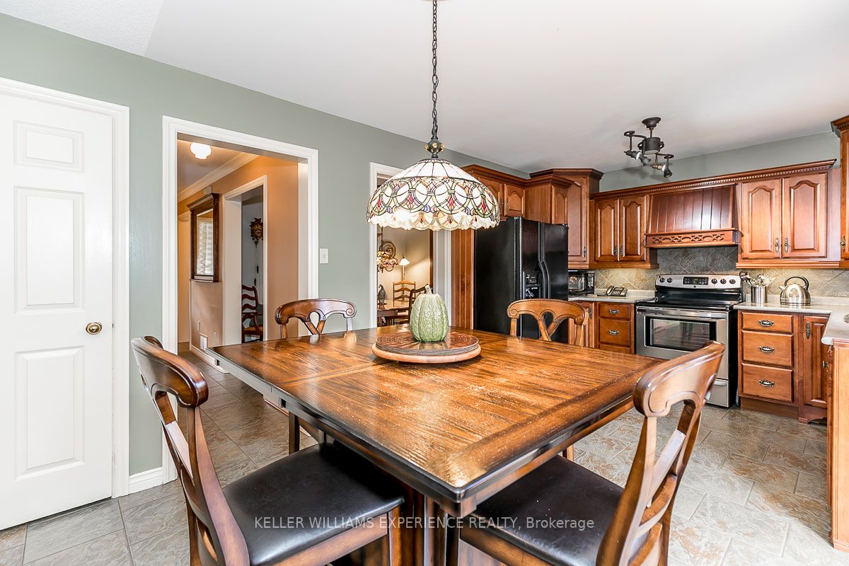 9 Layton Cres