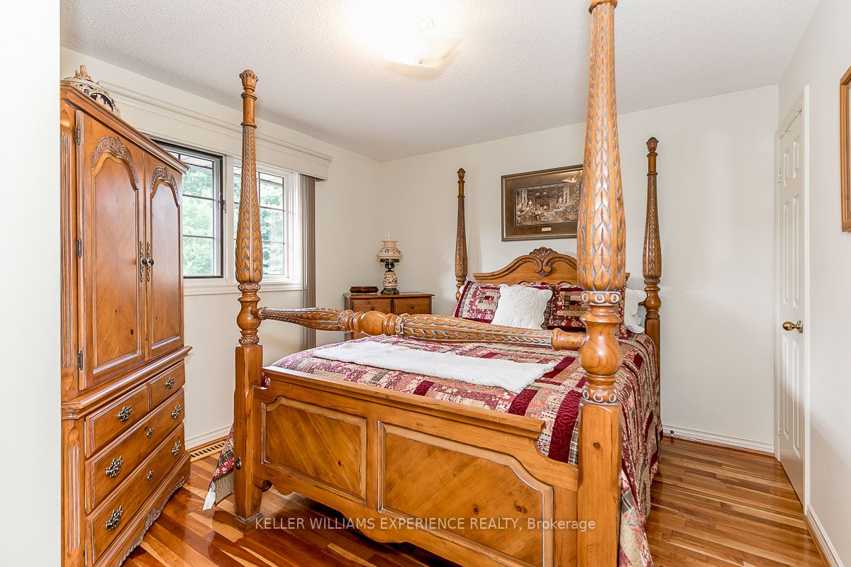 9 Layton Cres