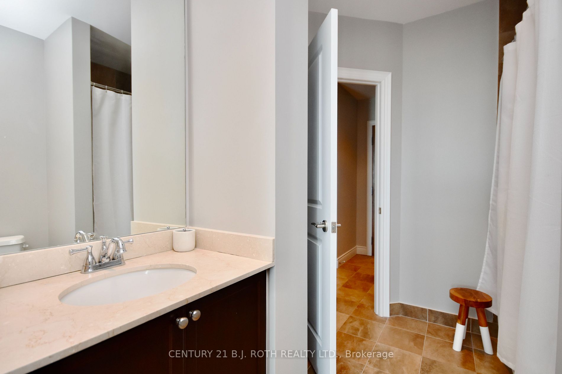 37 Ellen St, #Ph11