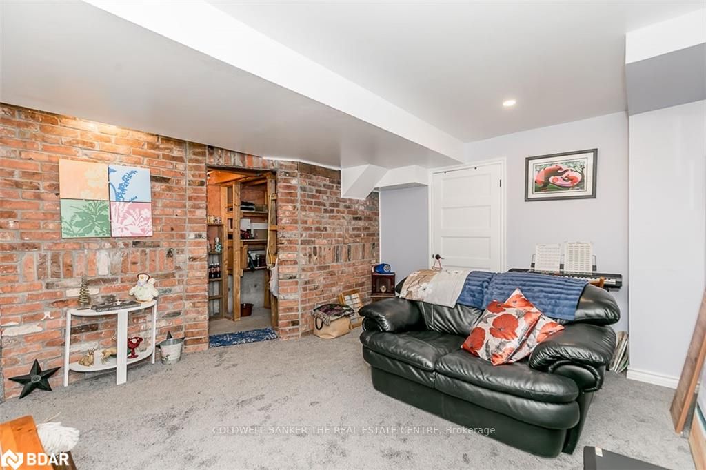 67 Pringle Dr
