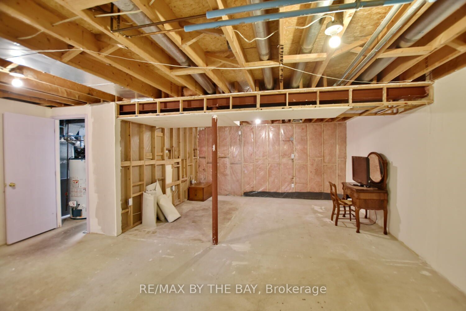 83 Royal Beech Dr