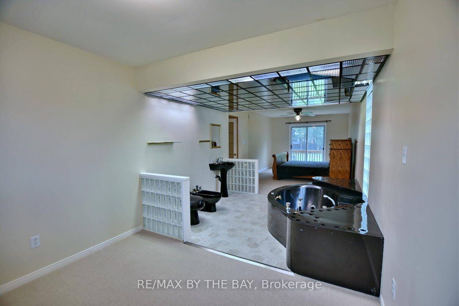 83 Royal Beech Dr