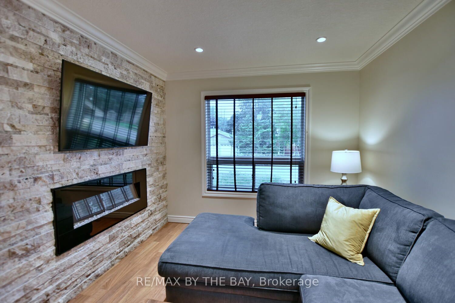 83 Royal Beech Dr
