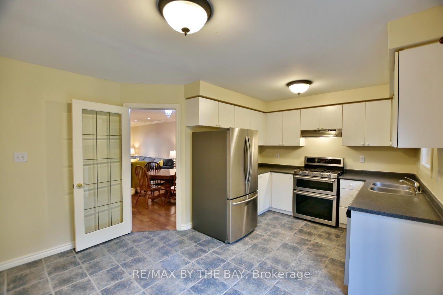 83 Royal Beech Dr