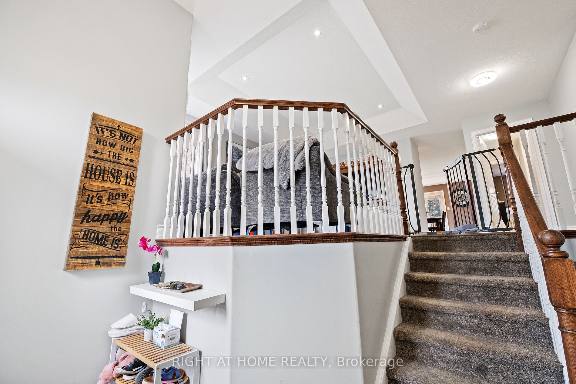 26 Empire Dr