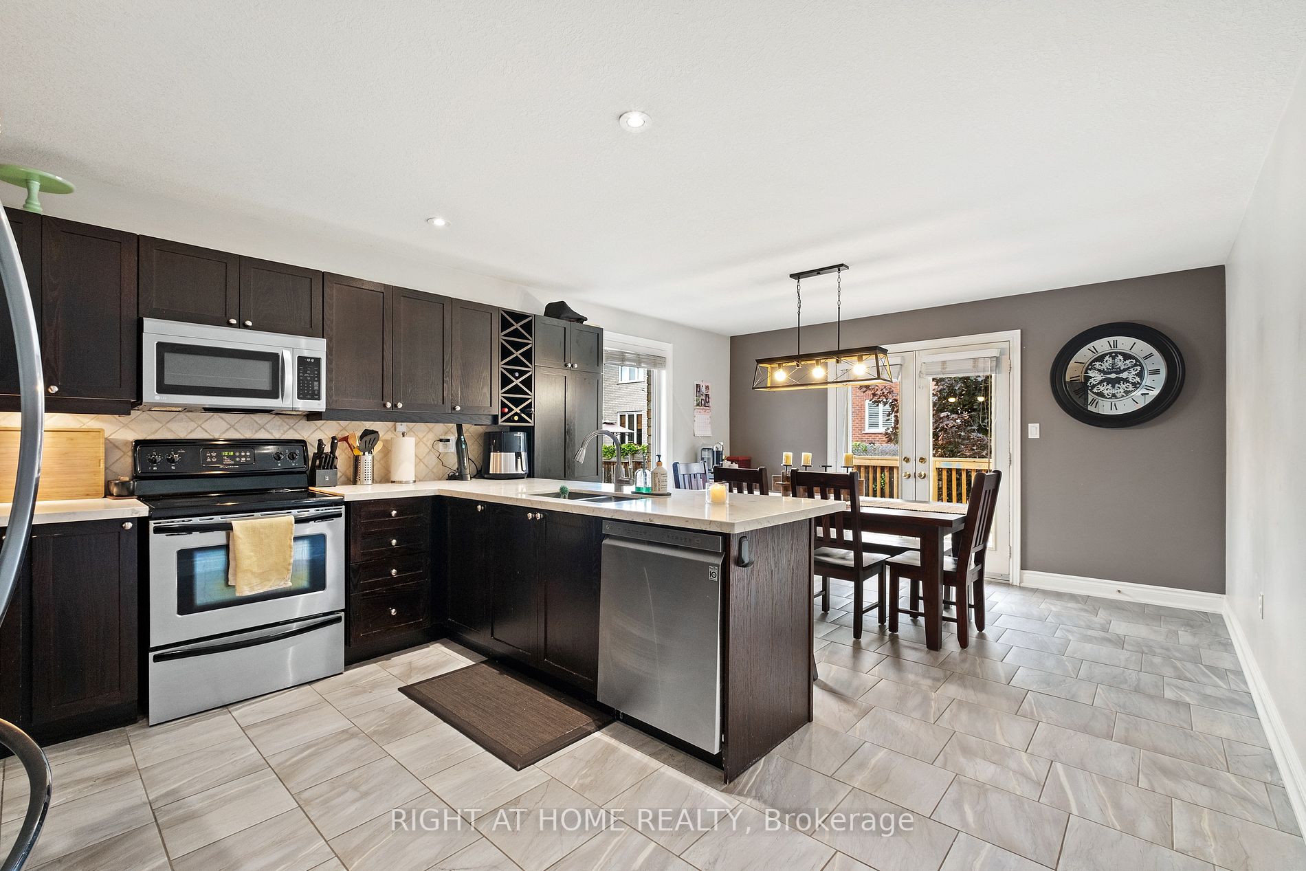 26 Empire Dr