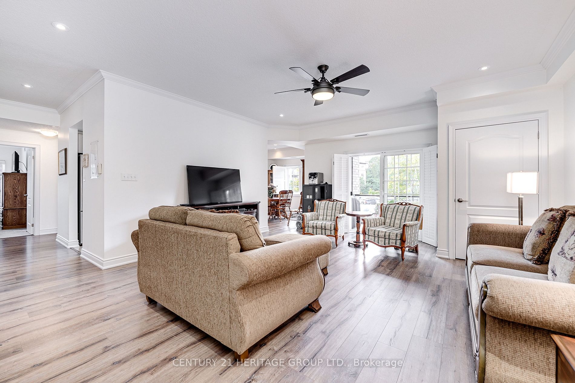 40 Ferndale Dr S, #111