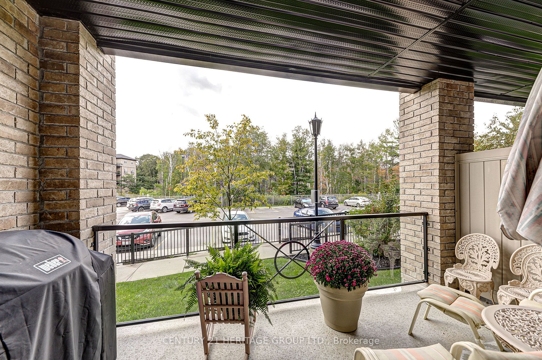 40 Ferndale Dr S, #111