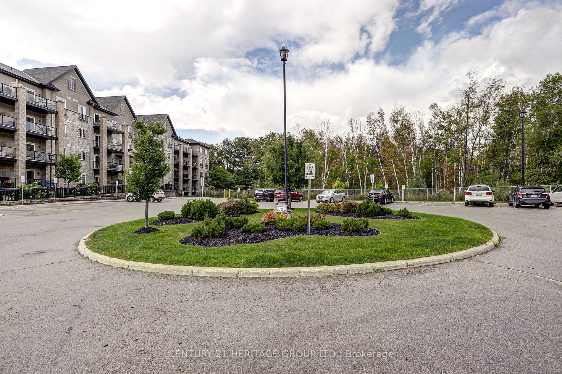 40 Ferndale Dr S, #111