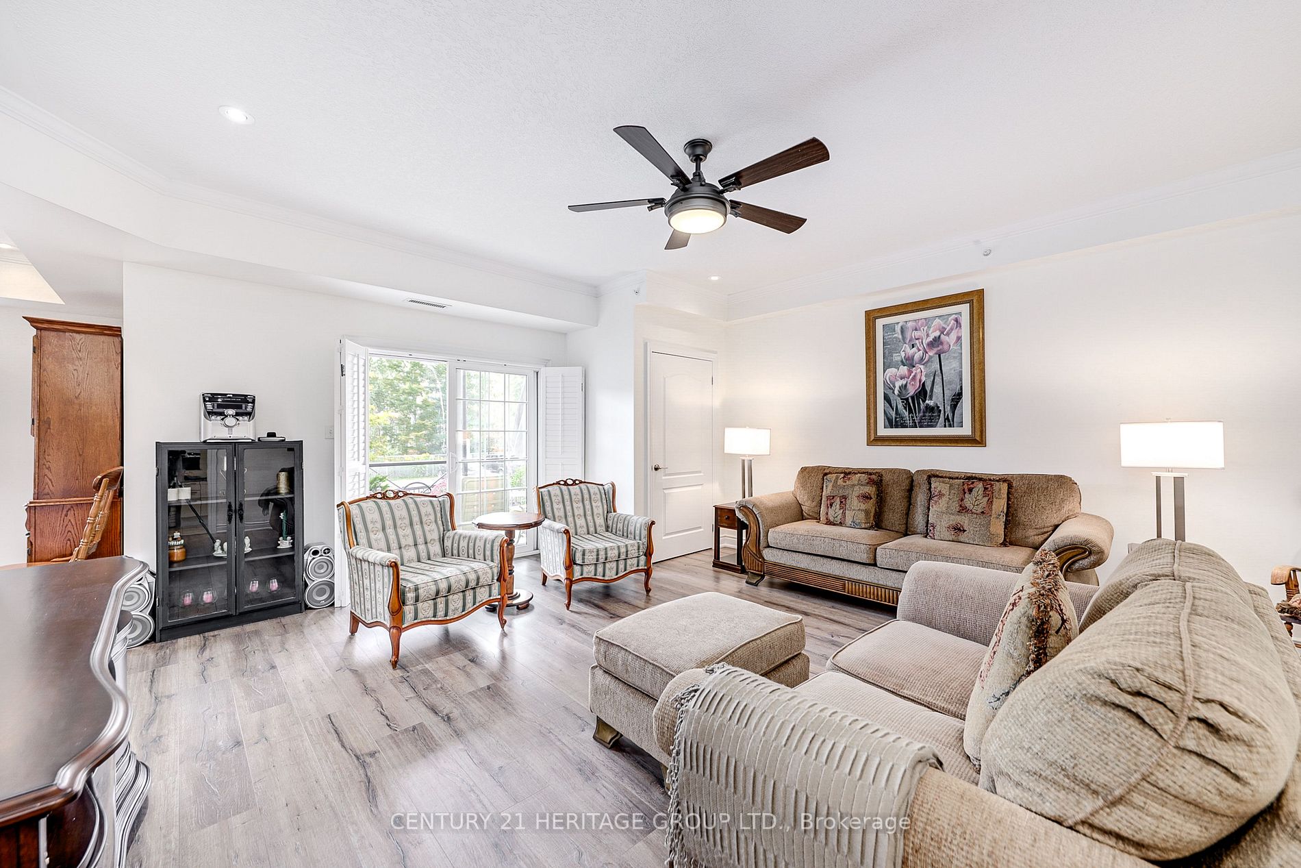 40 Ferndale Dr S, #111