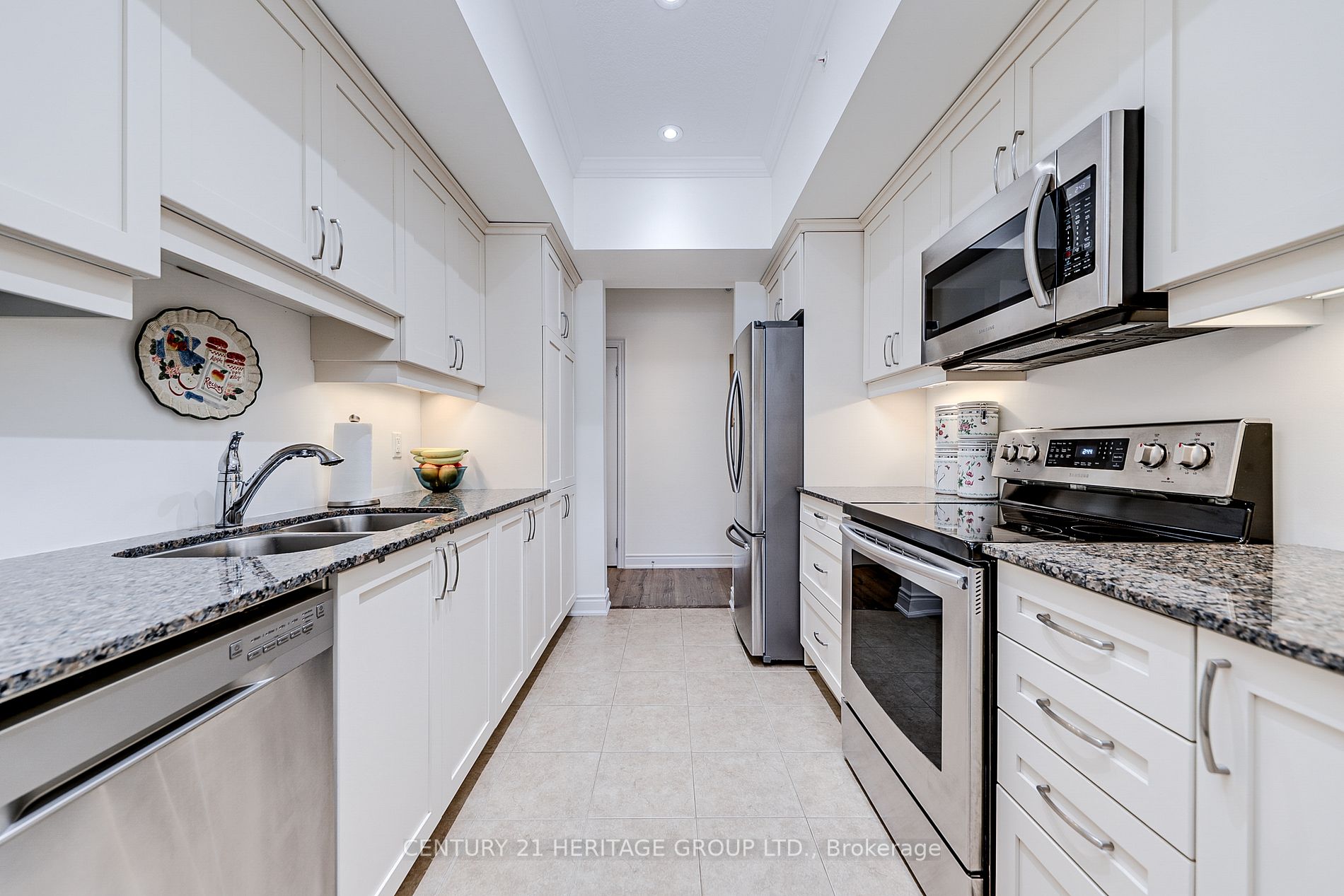 40 Ferndale Dr S, #111