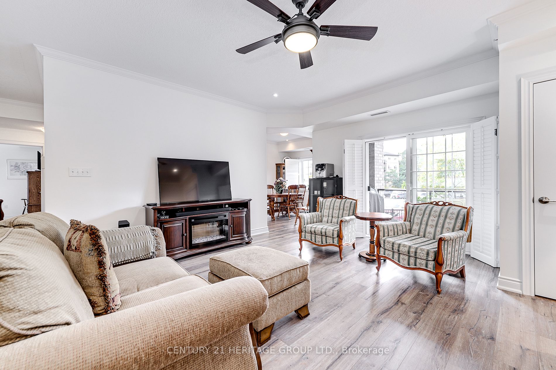 40 Ferndale Dr S, #111