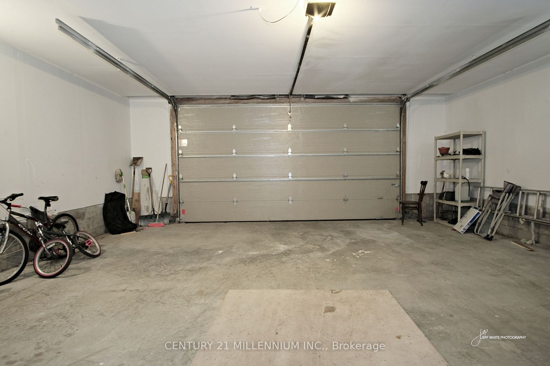 76 Hiawatha Ave N