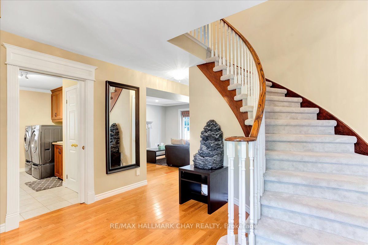 23 Thackeray Cres