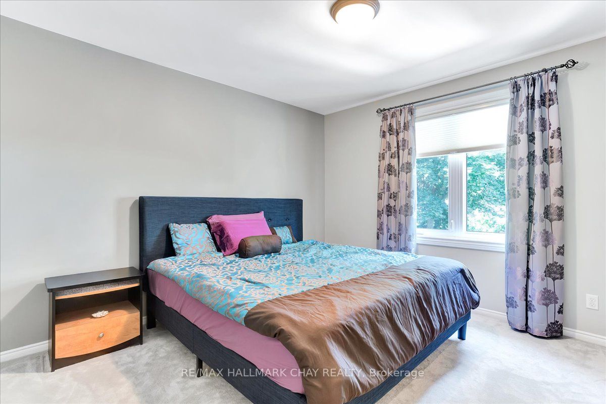 23 Thackeray Cres
