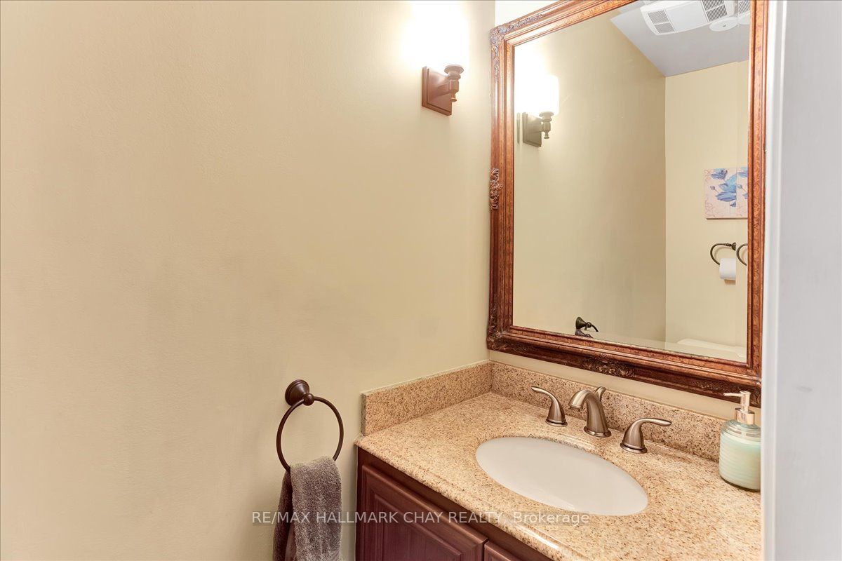 23 Thackeray Cres
