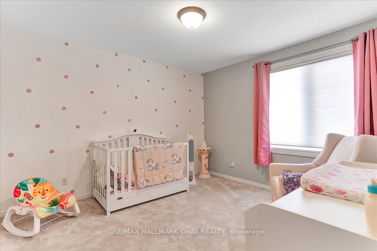 23 Thackeray Cres
