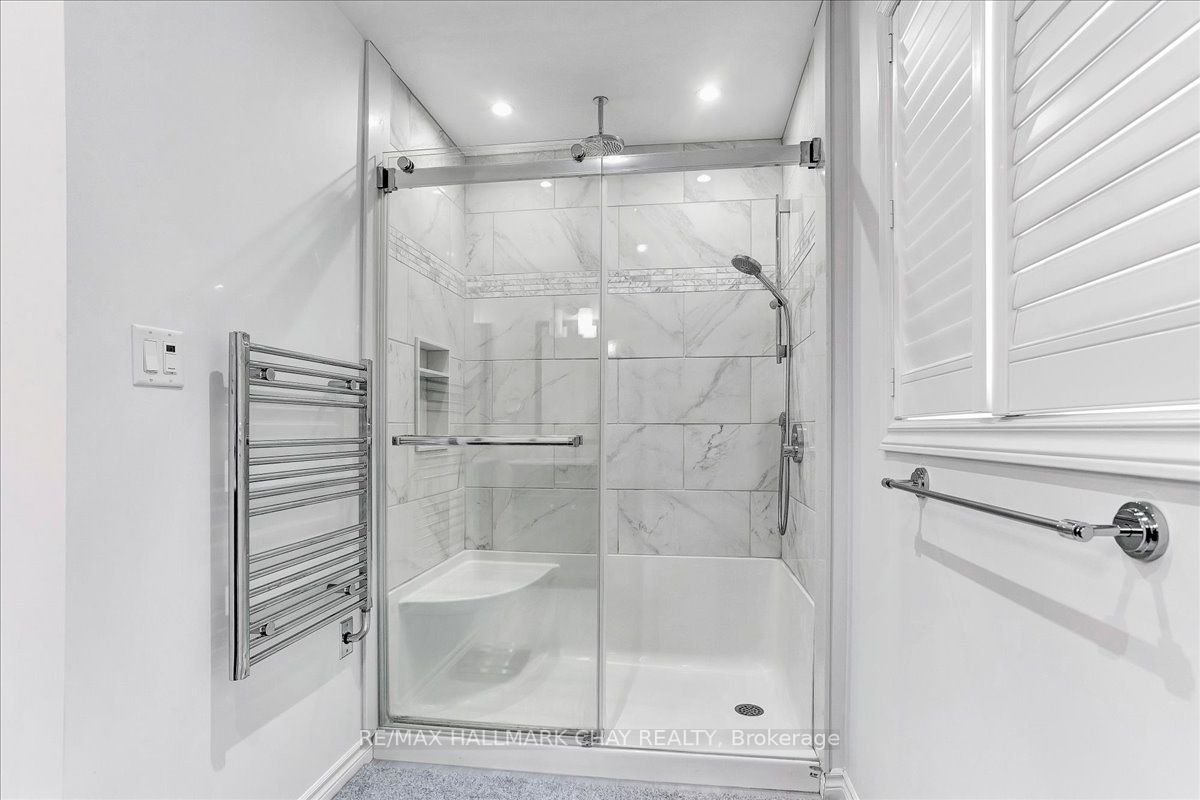 23 Thackeray Cres