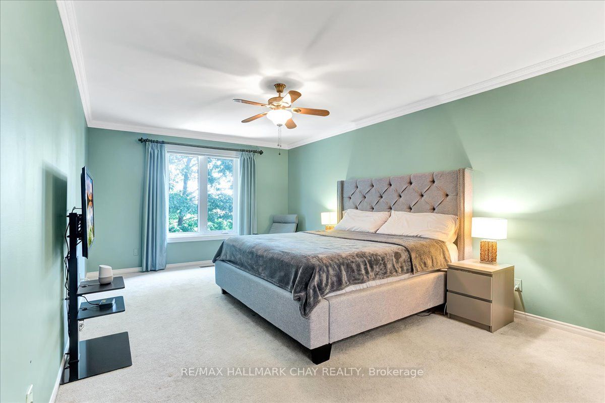 23 Thackeray Cres