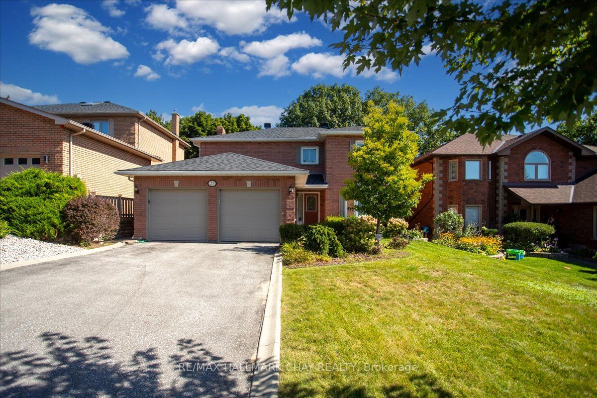 23 Thackeray Cres