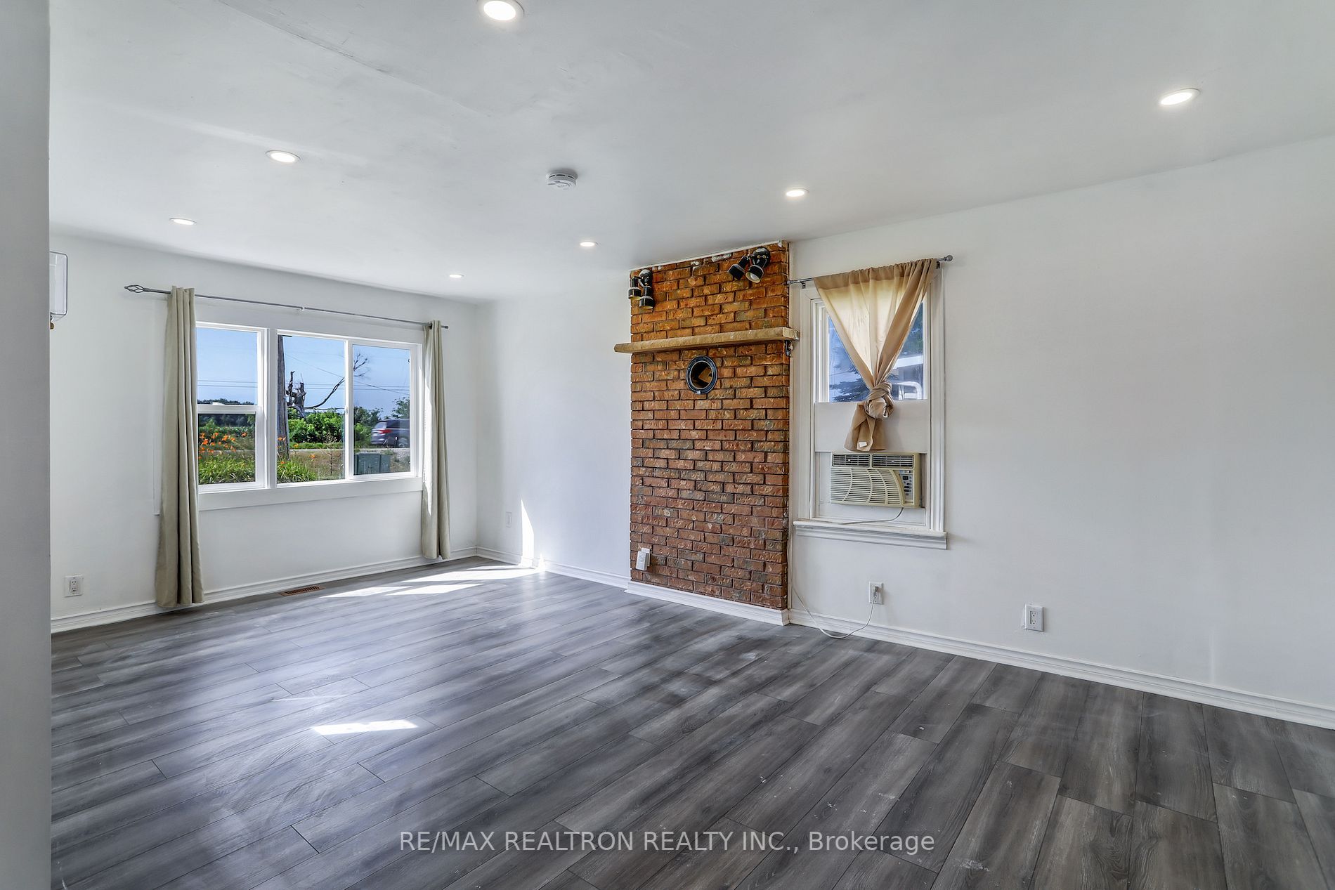 5742 County Rd 90 Rd