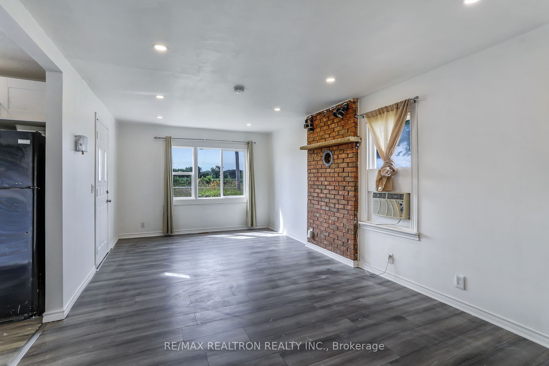 5742 County Rd 90 Rd