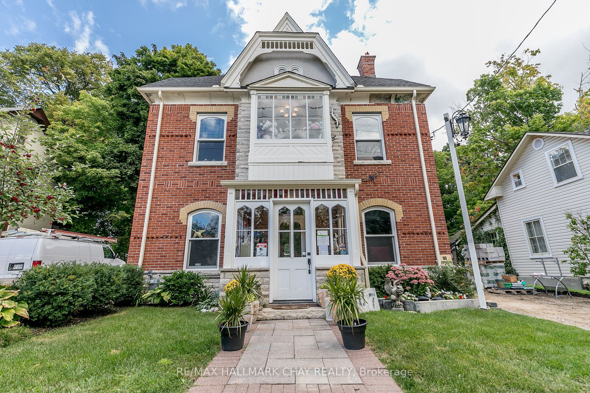 87 Owen St