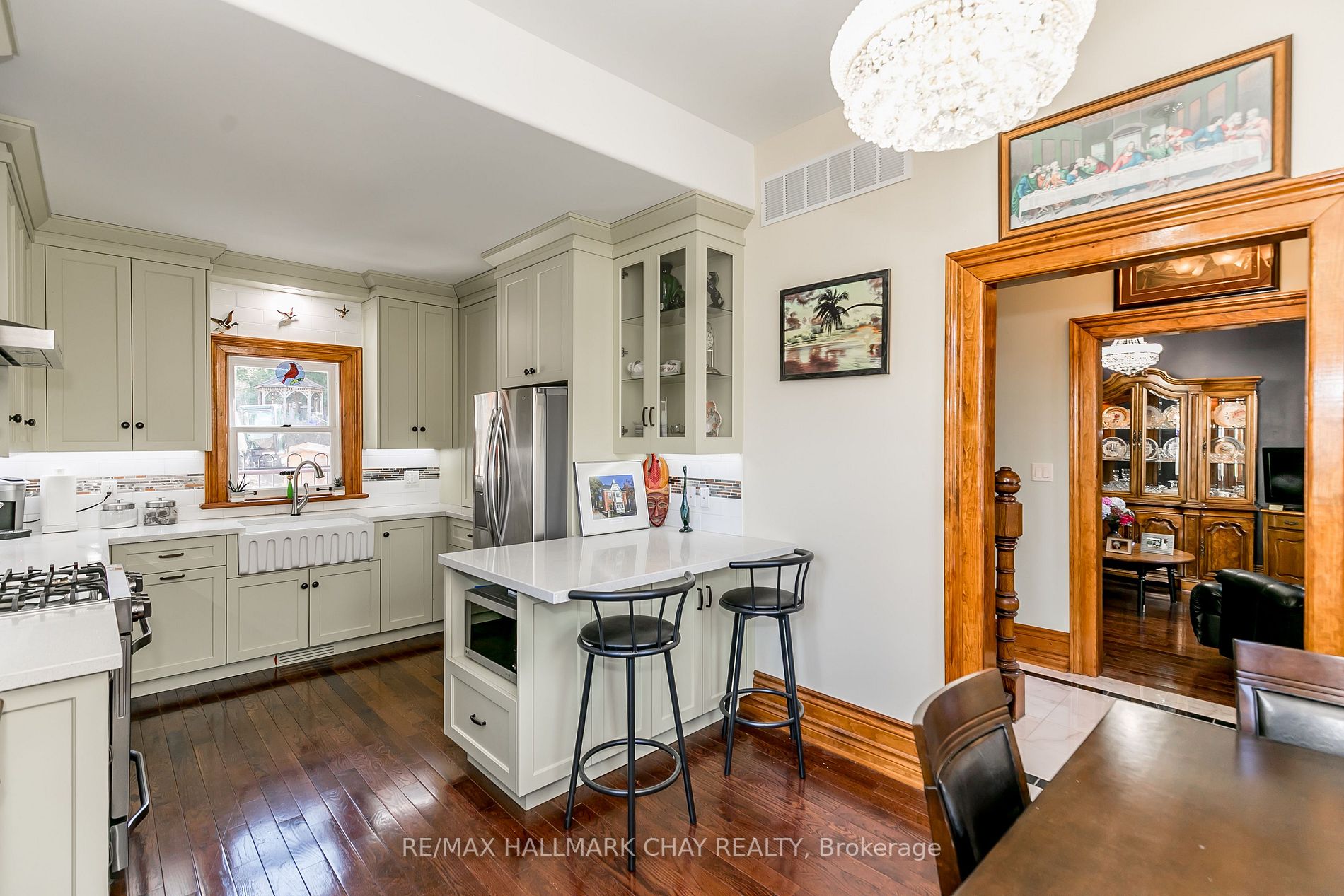 87 Owen St