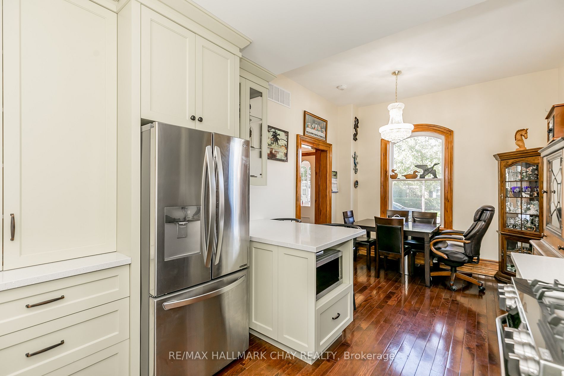 87 Owen St