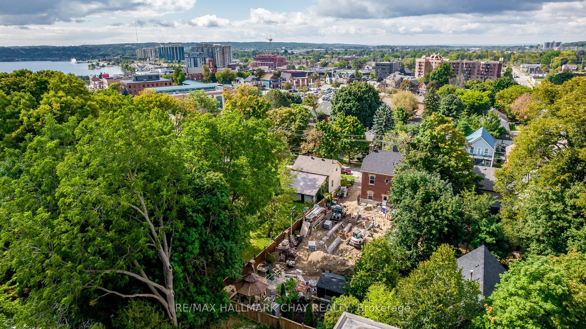 87 Owen St