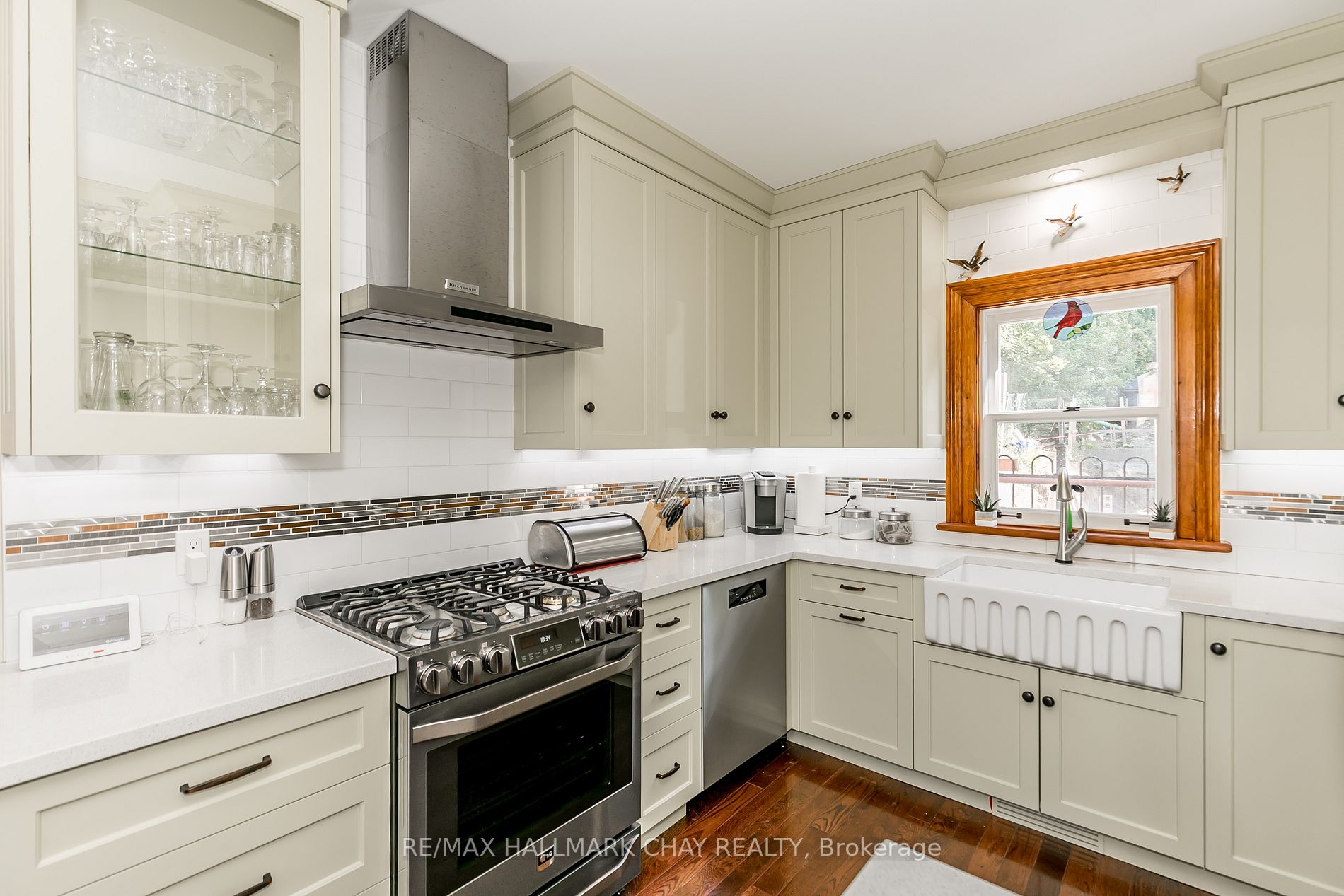 87 Owen St