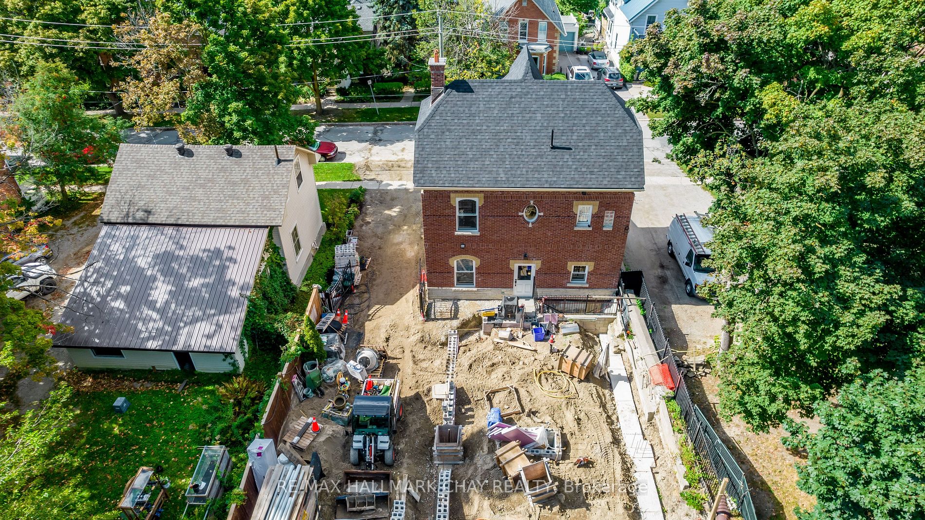 87 Owen St